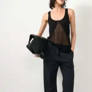 BARBARA BUI DEBARDEUR EN MAILLE EXTRAFINE - NOIR